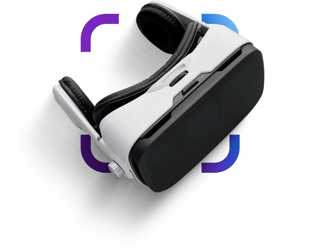 Groep collega's met VR-headsets geniet van virtual reality teamactiviteit tijdens een bedrijfsuitje op locatie.